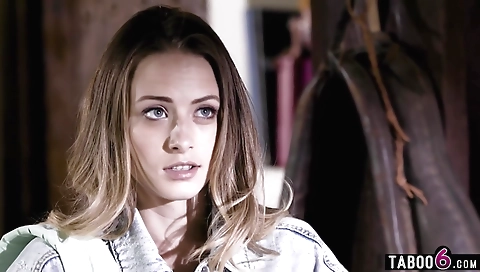 Sexy amateur coupl pinupa gas fucking with a sexy body